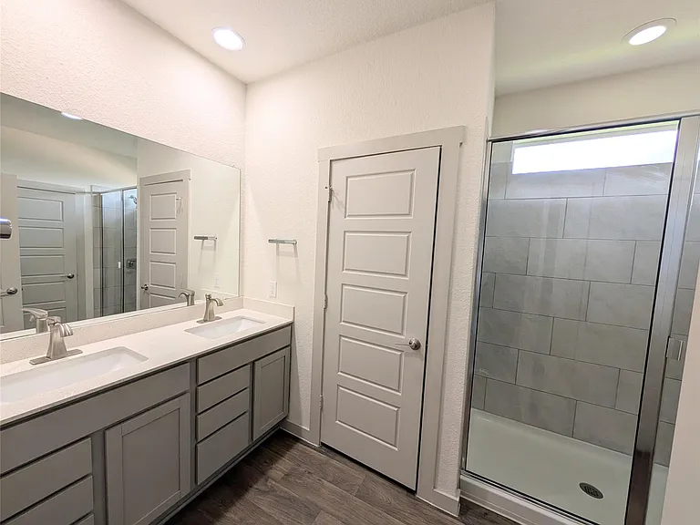 3704 Beechmont Dr — Photo 6