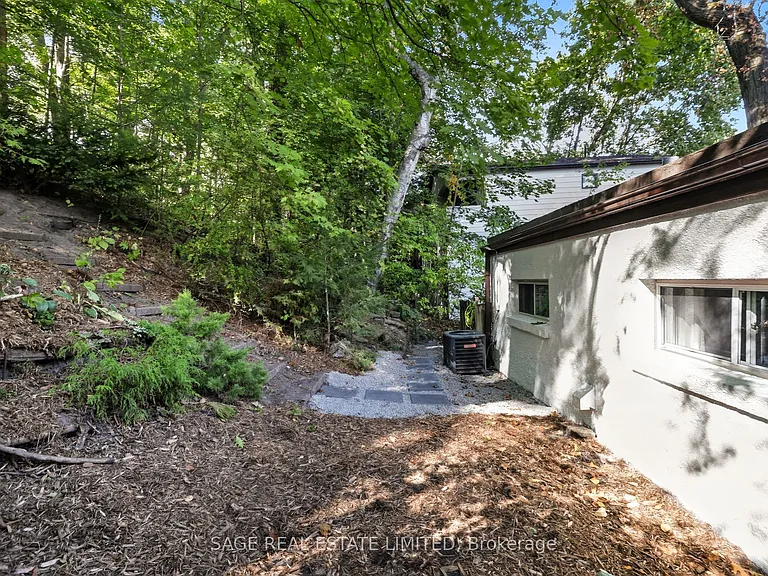 130 Neville Park Blvd — Photo 24