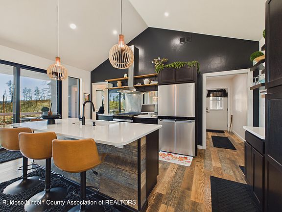 4th image of 115 Everest Dr