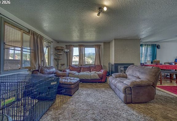 4th image of 2125 Elm Ave