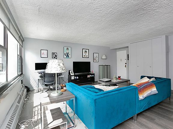 3rd image of 162-30 Powells Cove Blvd #4C