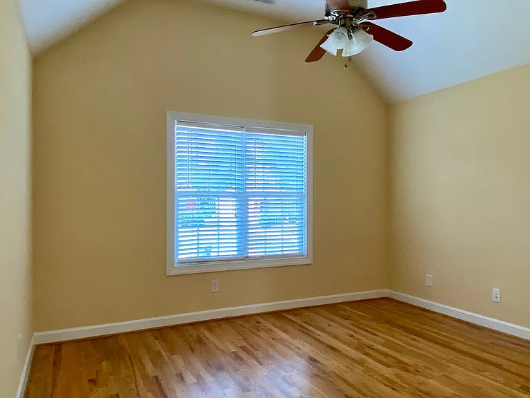 3921 Lexington Dr — Photo 12
