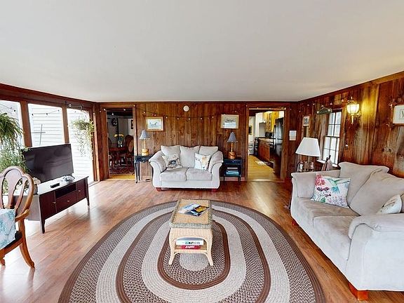 2nd image of 11 Pony Farm Ln