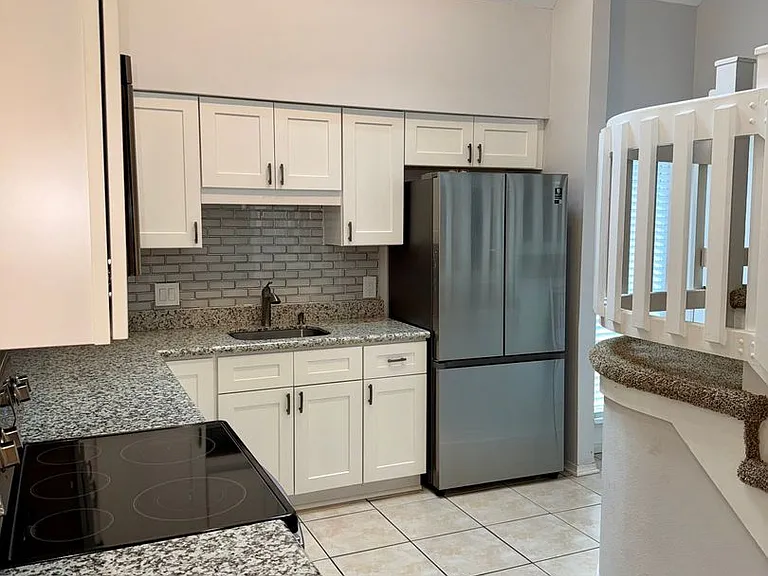 3 Hollycrest Blvd — Photo 8