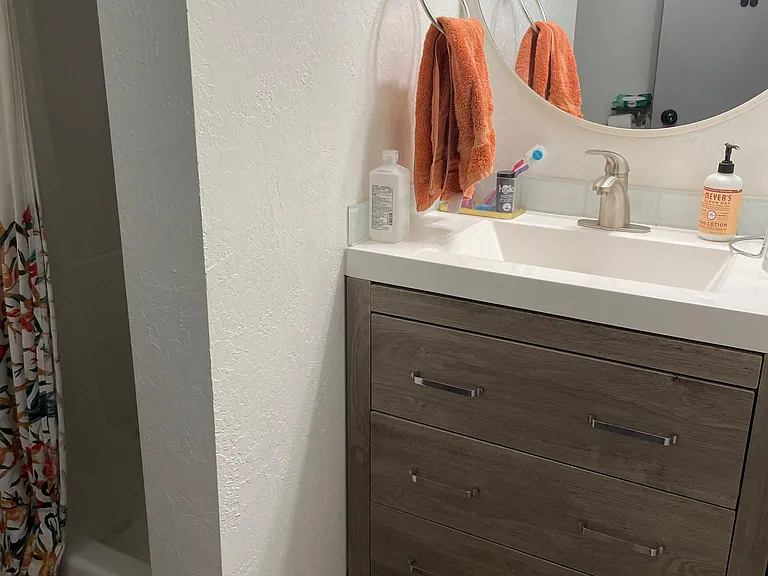 Main floor full bath