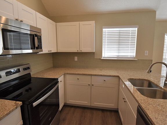 5th image of 934 Ramblewood Dr