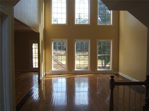 5th image of 228 Langshire Dr