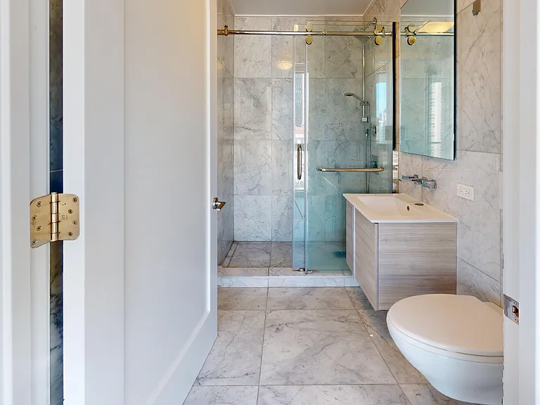 237 E 34th St #2004 — Photo 12