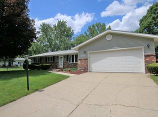 1501 W Buckingham Dr, Peoria, IL