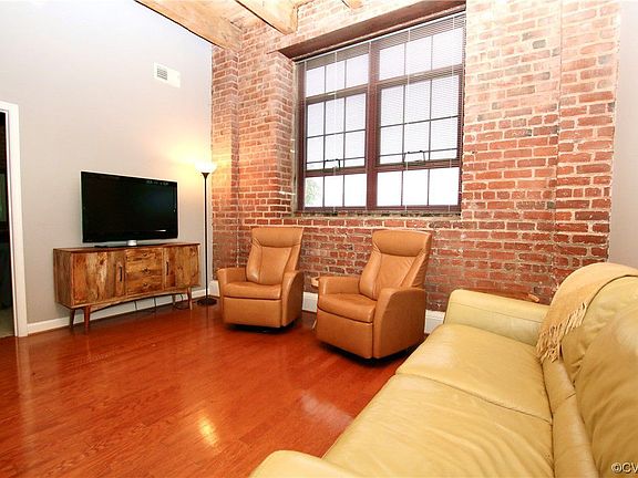 2nd image of 815 Porter St #U112