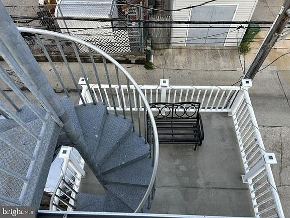 3rd image of 1625 Clarkson St
