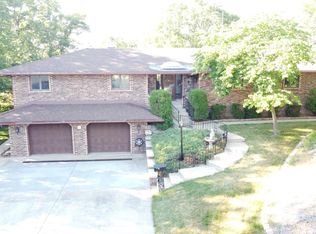 8 Chestnut Ct, Portage, IN 46368