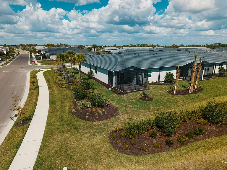 Coral Harbour Dr — Photo 5