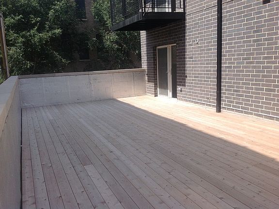 2nd image of 1243 W Chicago Ave