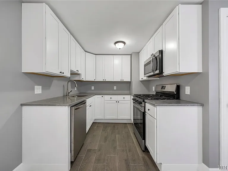 206 Wrexham Ct N — Photo 13