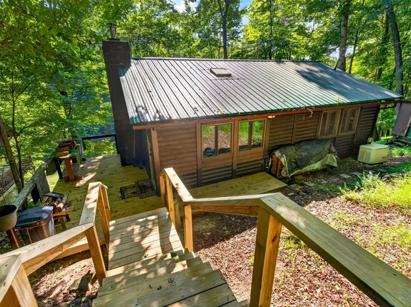 266 Shawnee Ln, Sugar Grove, OH 43155