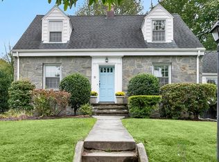 42 Green Knolls Ln, Fairfield, CT 06824