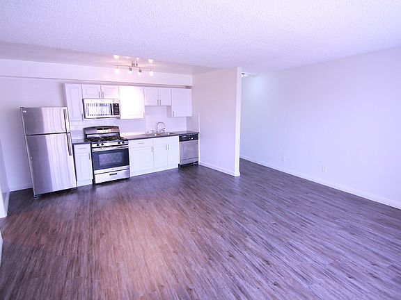 3rd image of 151 N Hoover St APT 9
