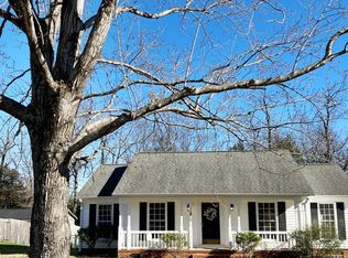 419 Laurel Tree Ln, Simpsonville, SC 29681