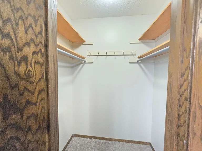 Diplomat Apartments — Photo 14