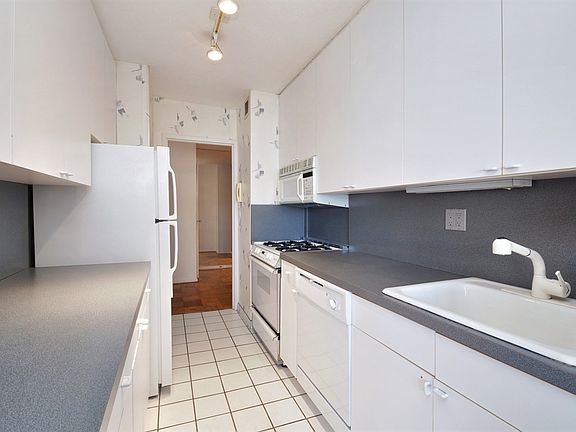 2nd image of 150 W End Ave APT 17L