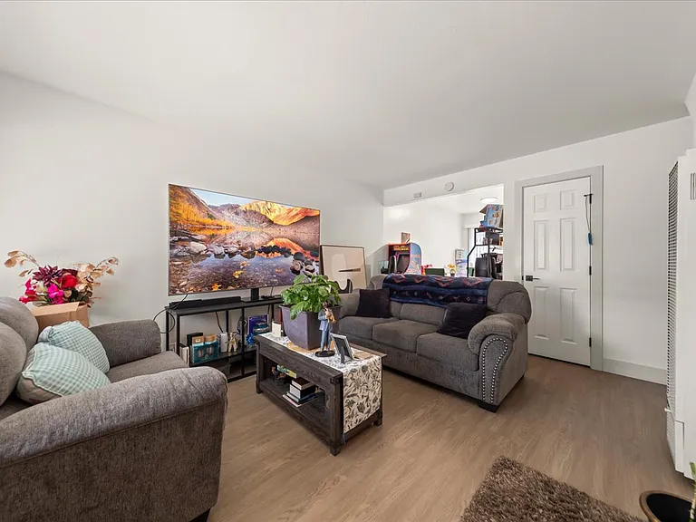 20324 Forest Ave #10 — Photo 19