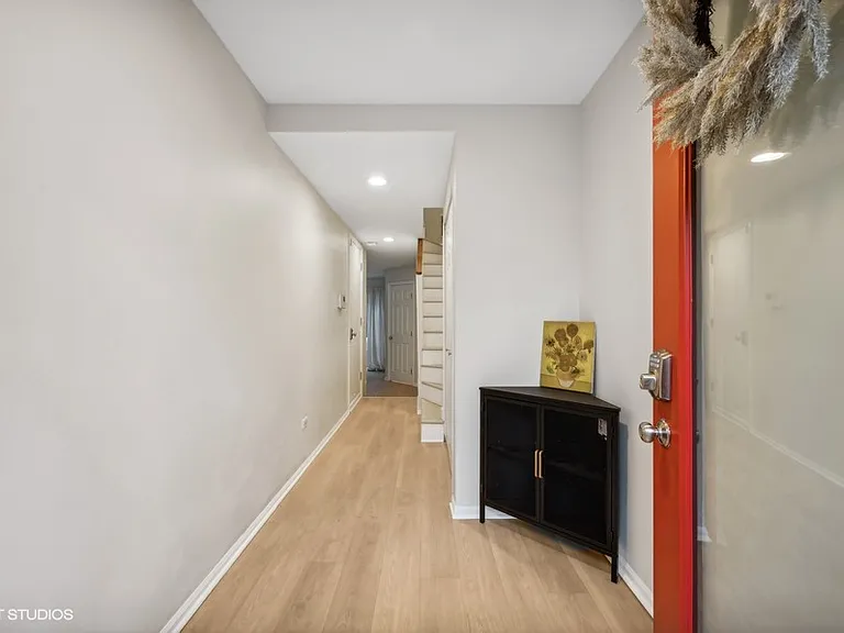 1765 W Altgeld St #H — Photo 3