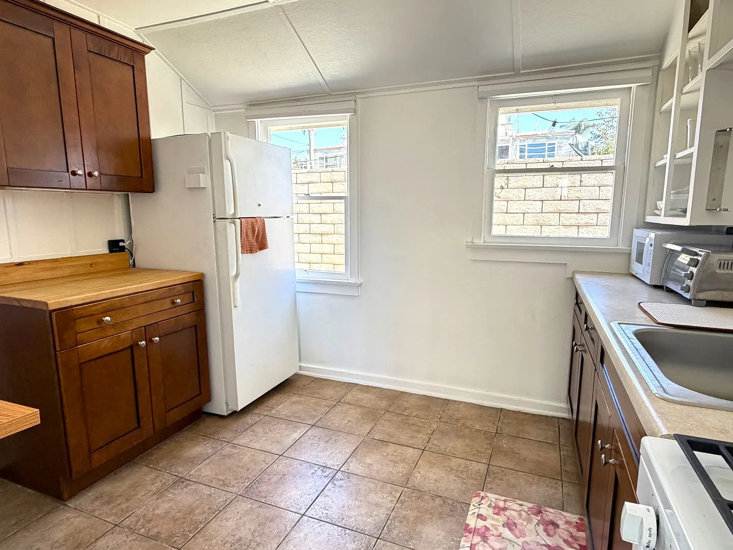 Live Steps from the Beach Without the Beachfront Price! — Photo 4