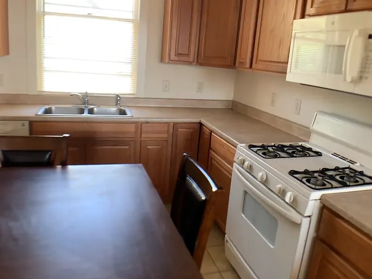 202 Williams St #2-3 — Photo 15