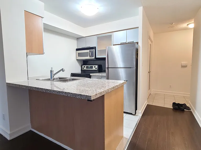 18 Harrison Garden Blvd #312 — Photo 3