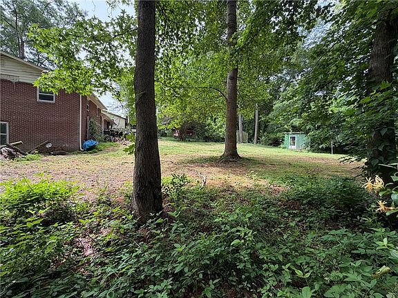 5th image of 232 Manning Dr
