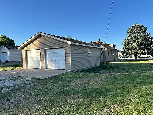 2 bed, 1100 sqft, $950 — Photo 2