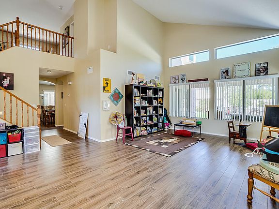 3rd image of 2468 W Canyon Way