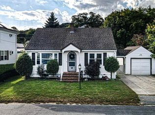 42 8th Ave, Woonsocket, RI 02895