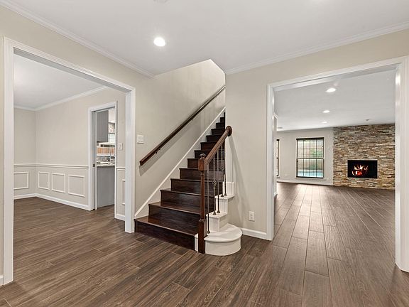 4th image of 219 Big Hollow Ln