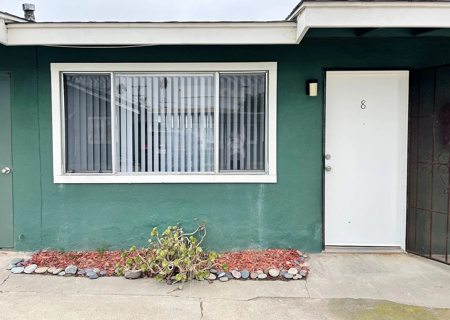Remodeled Studio West of Coast Hwy! — Photo 2