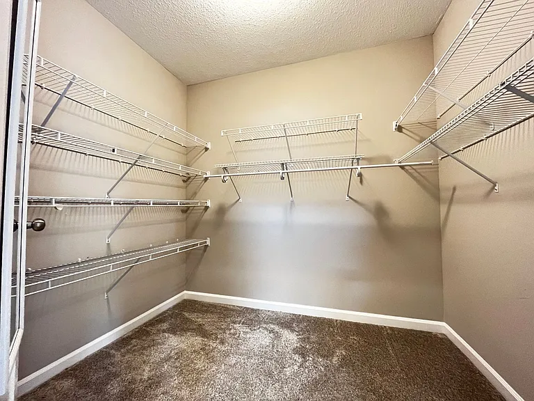 5228 Hampton St NE — Photo 18