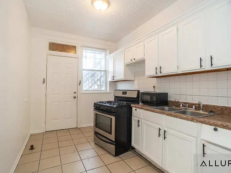 7250 S Yale Ave #3N — Photo 5