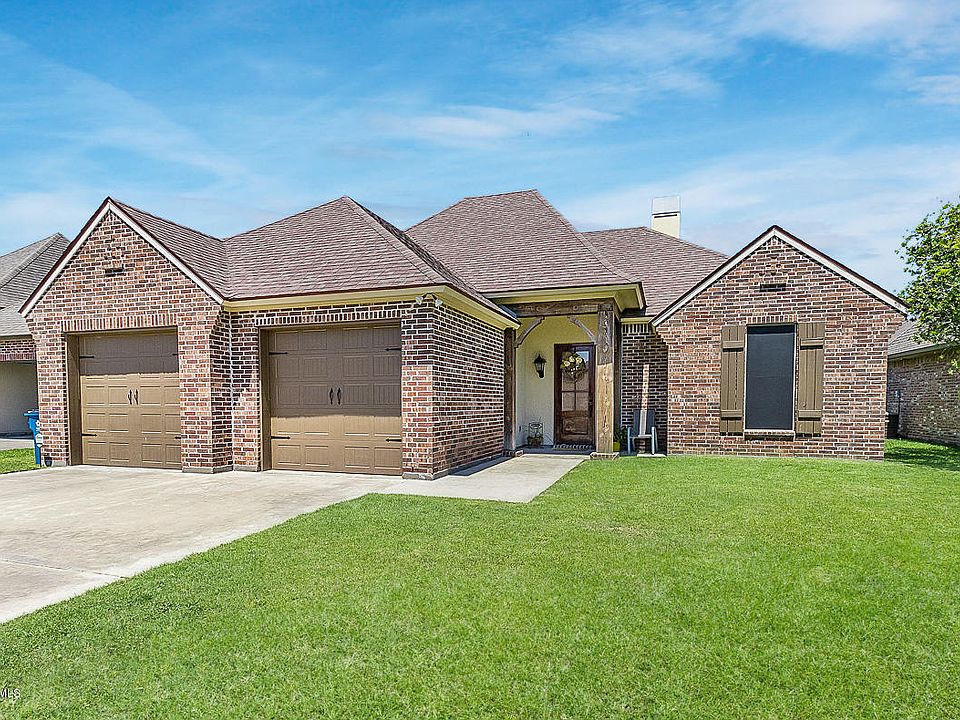 1st image of 110 Rivergrass Dr