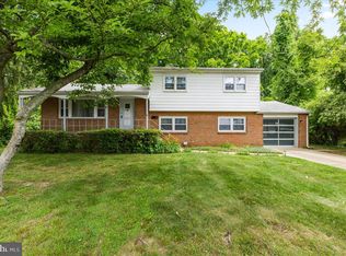 10 Stonicker Dr, Lawrence Township, NJ 08648