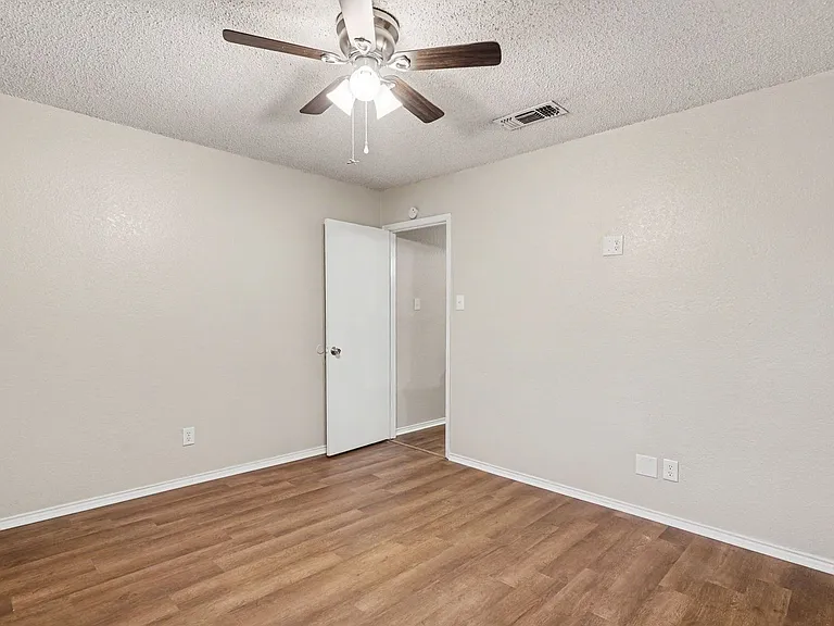 3301 Aurora St #B — Photo 18