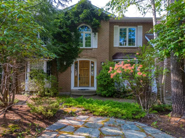 23 Falcon Pl, Halifax, NS B3M 3R4