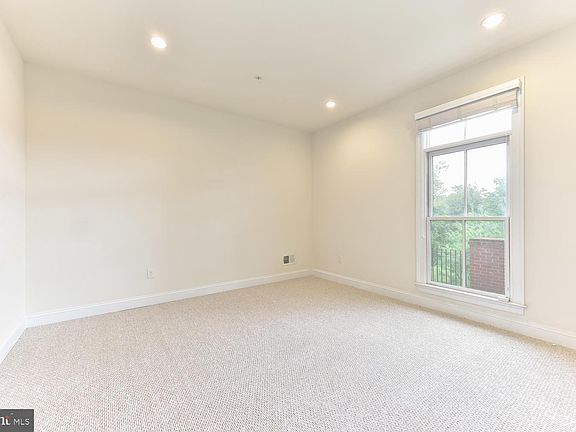 5th image of 10861 Symphony Park Dr