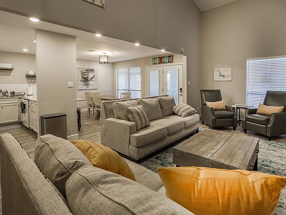 3rd image of 501 Highlands Blvd N