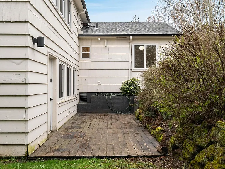 6358 NE 37th Ave — Photo 38