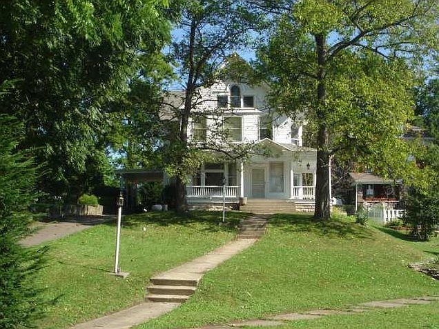 1st image of 306 E 5th St