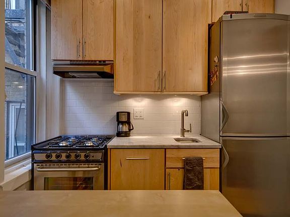 4th image of 59 Pineapple St APT 4H