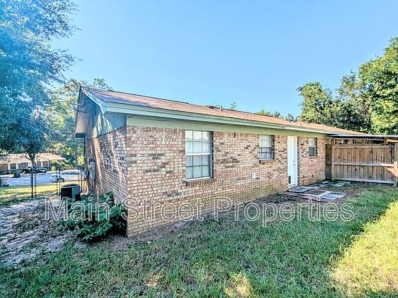 3rd image of 5088 Yacht Harbour Cir