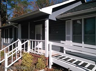 101 Oakridge Ave, Spring Lake, NC 28390