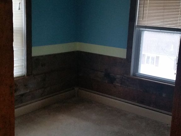 home office / spare bedroom